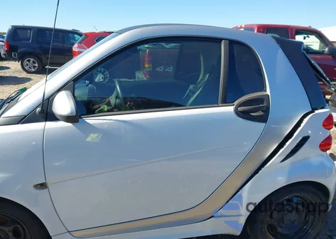 2015 Smart Fortwo Passion/Pure из США, поврежденный, VIN WMEEJ3BA8FK808251